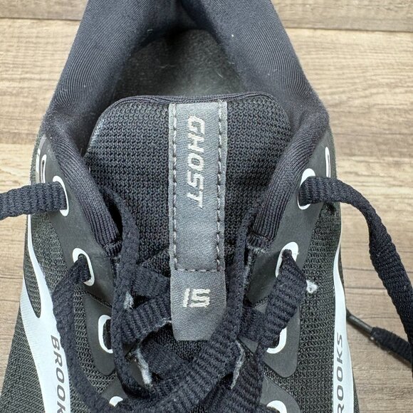 Athletic_Shoes